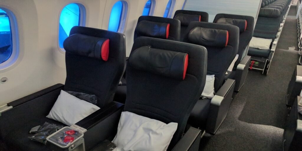 Air_Canada_787_Premium_Economy_seat